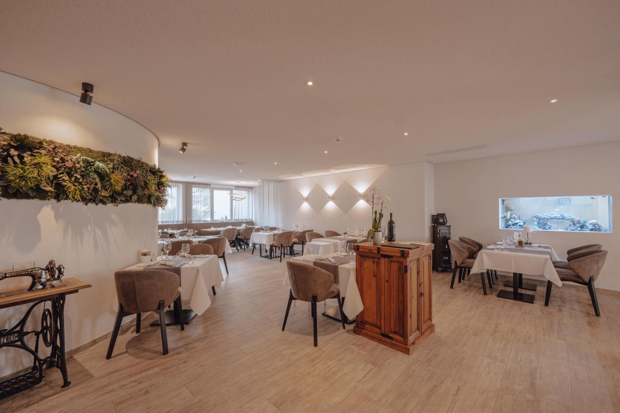 Hotel-Restaurant Römerhof Herrenberg Exteriör bild