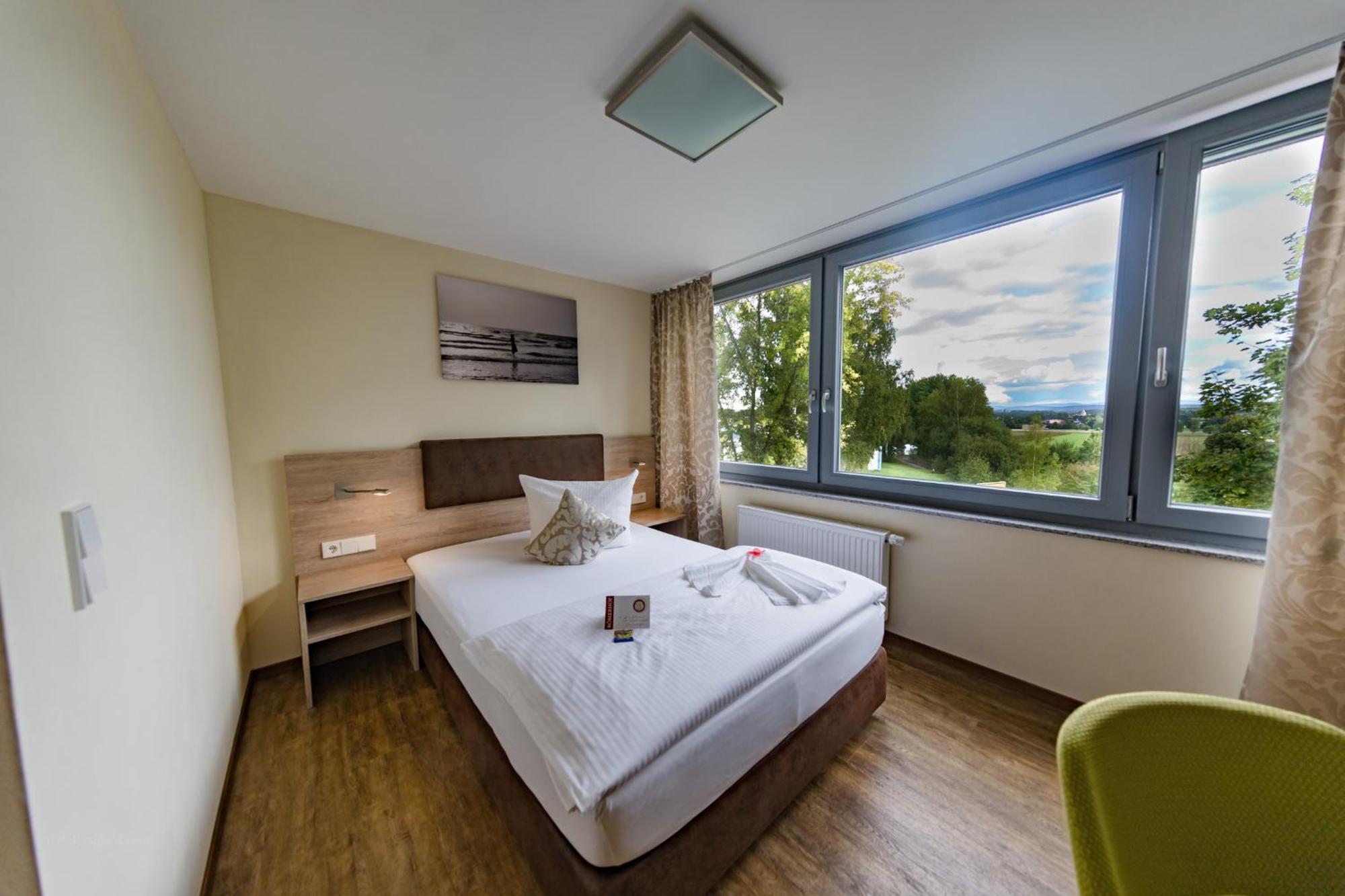 Hotel-Restaurant Römerhof Herrenberg Exteriör bild